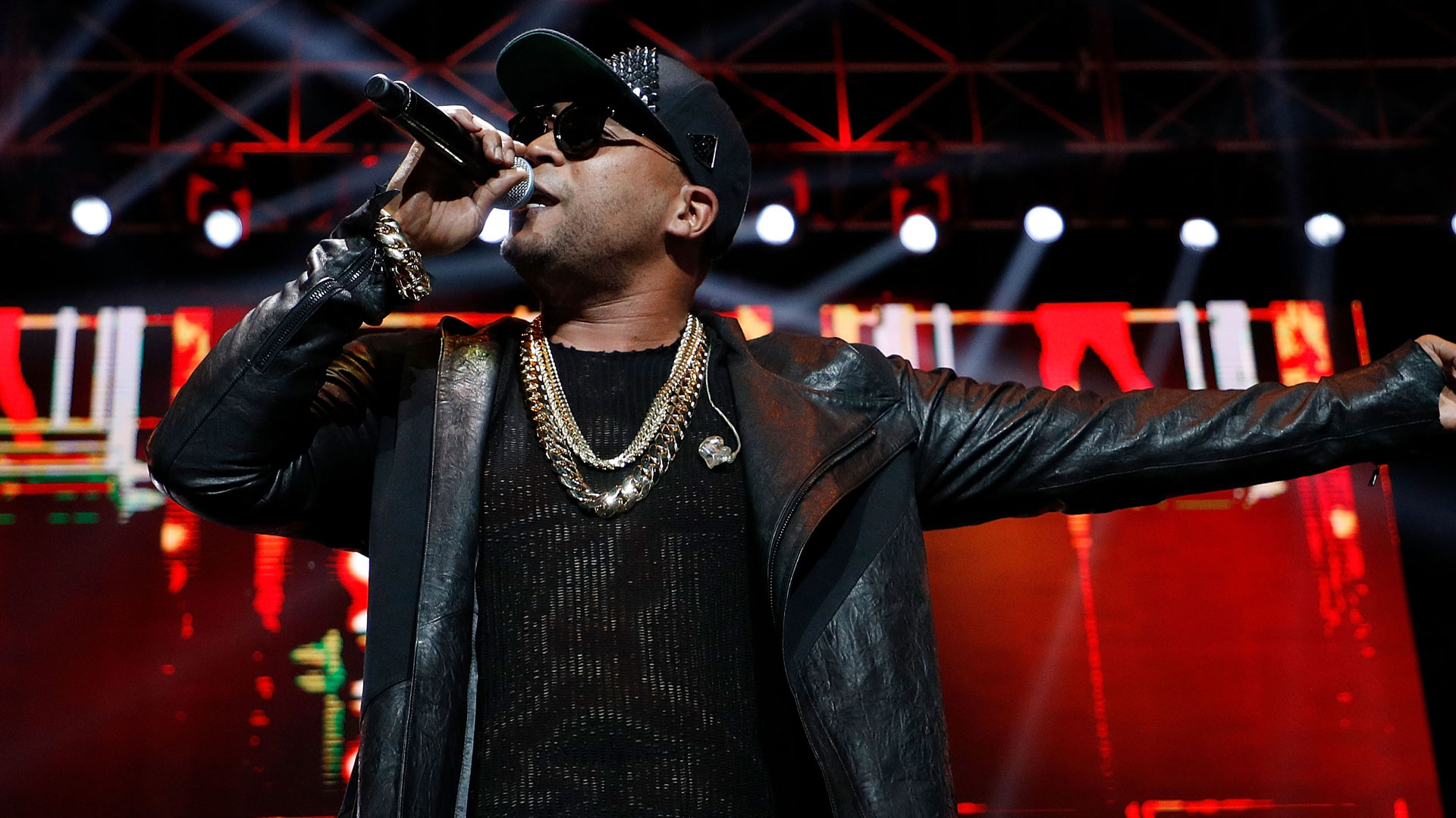 Don Omar celebra 20 años de «Ella y yo» junto al grupo Aventura